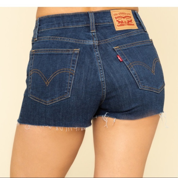 Leviโs High Rise Sculpt Hypersoft Jean Shorts๐๐ ๐๐ - Picture 3 of 9